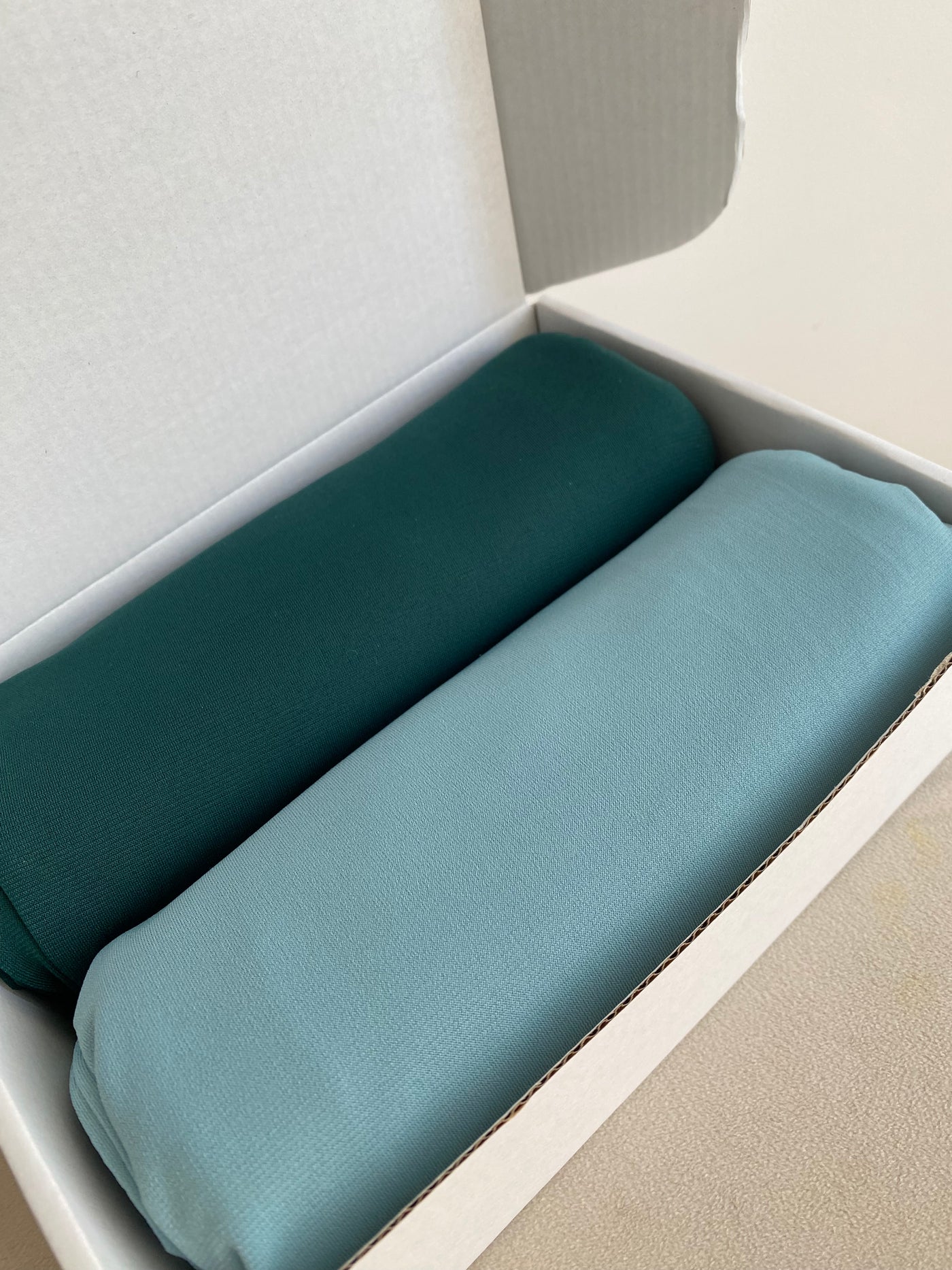 Box Hijab Jersey Premium Luxe - Éclat d’Emeraude