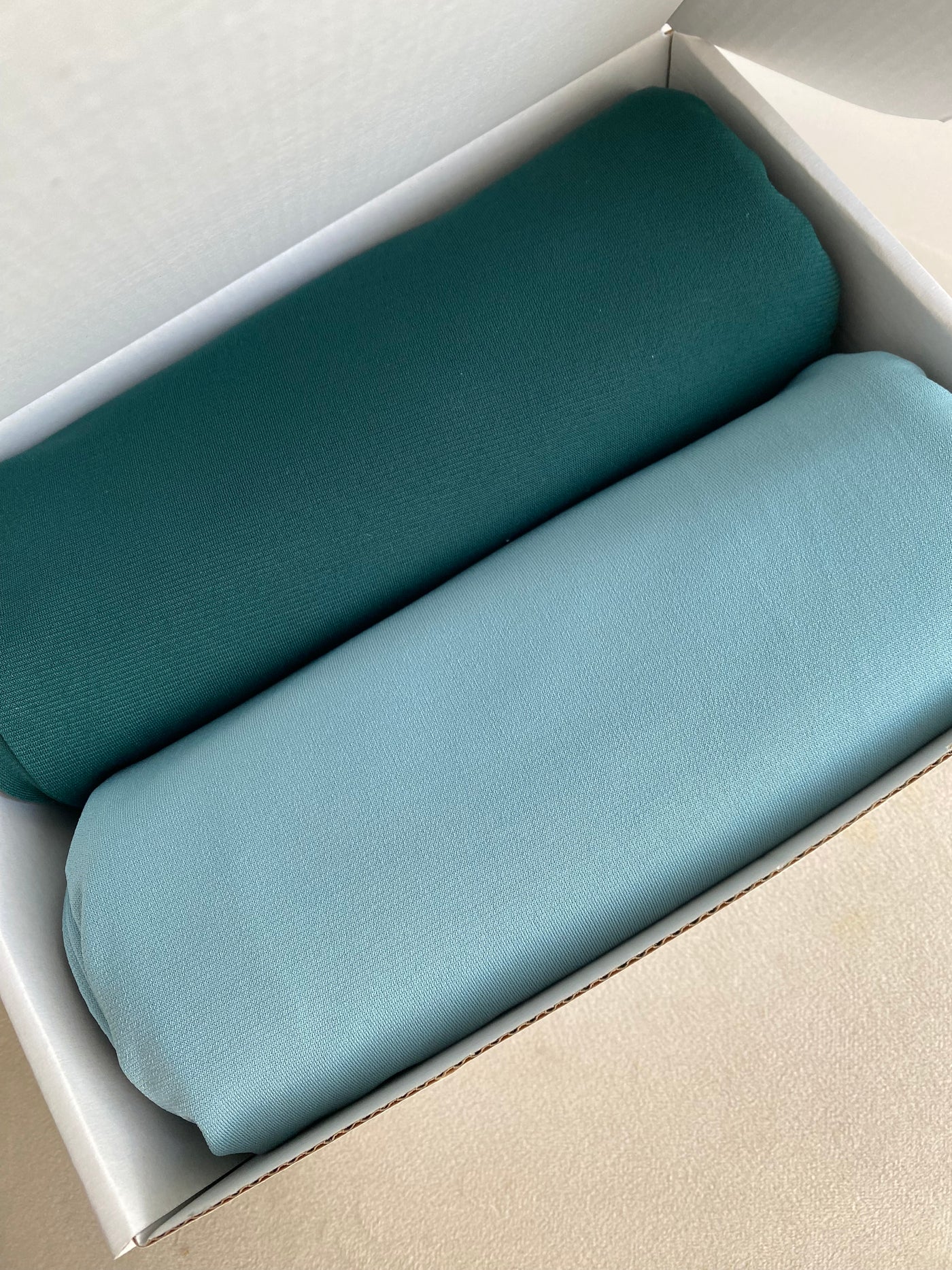 Box Hijab Jersey Premium Luxe - Éclat d’Emeraude